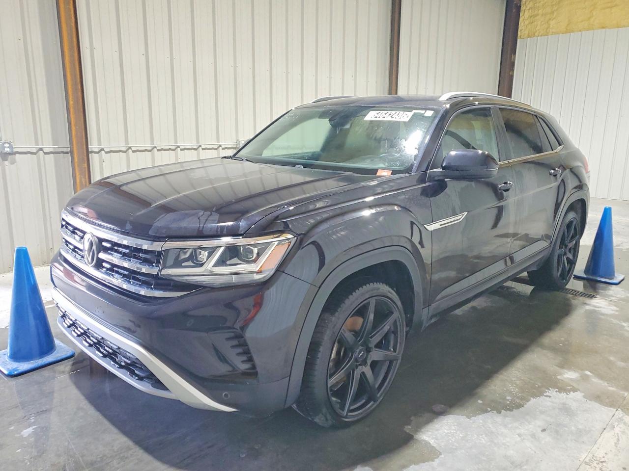 2020 VOLKSWAGEN ATLAS CROSS SPORT SE — Front 3/4