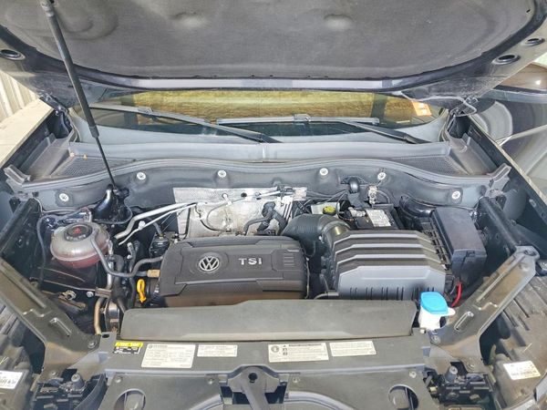 2020 VOLKSWAGEN ATLAS CROSS SPORT SE — Engine bay