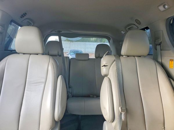 2014 TOYOTA SIENNA