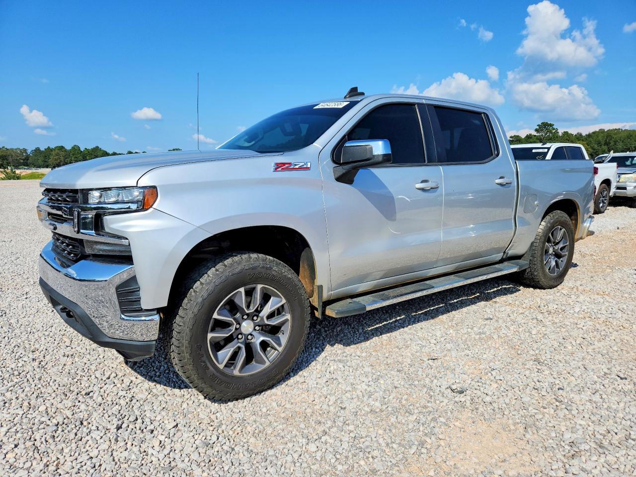 2020 CHEVROLET SILVERADO LT — Front 3/4