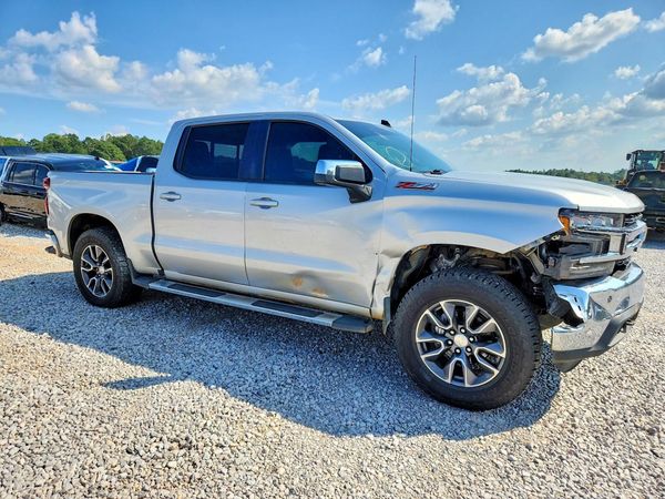 2020 CHEVROLET SILVERADO LT — Passenger 3/4