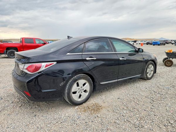 2012 HYUNDAI SONATA Middle level