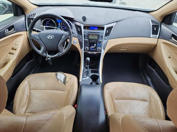 2012 HYUNDAI SONATA Middle level