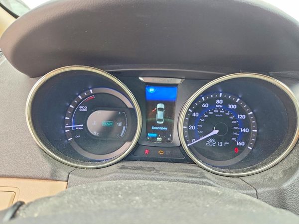 2012 HYUNDAI SONATA Middle level