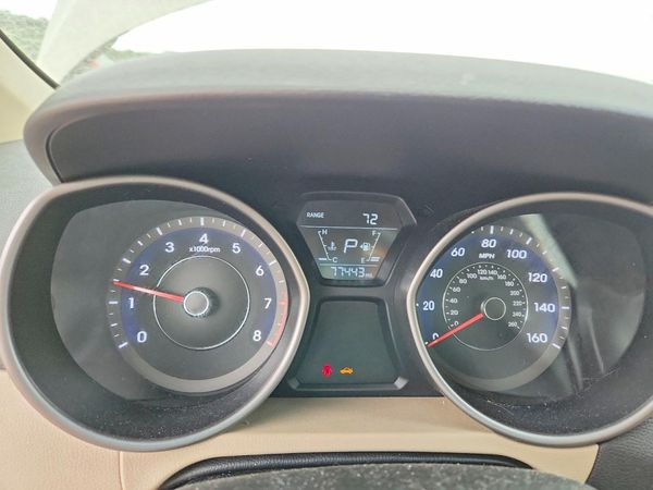 2015 HYUNDAI ELANTRA