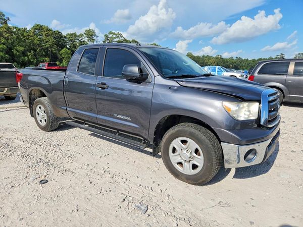 2013 TOYOTA TUNDRA SR5