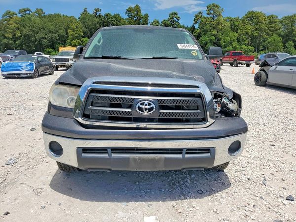 2013 TOYOTA TUNDRA SR5