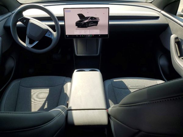 2026 TESLA MODEL Y