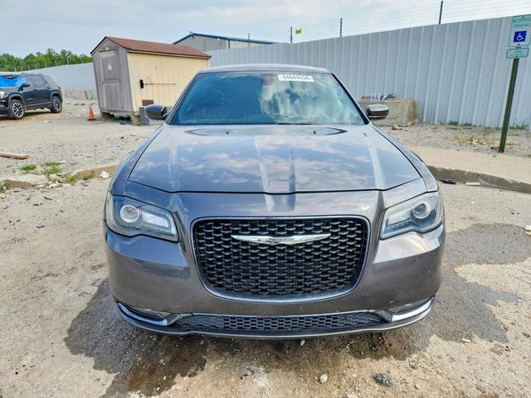2016 CHRYSLER 300