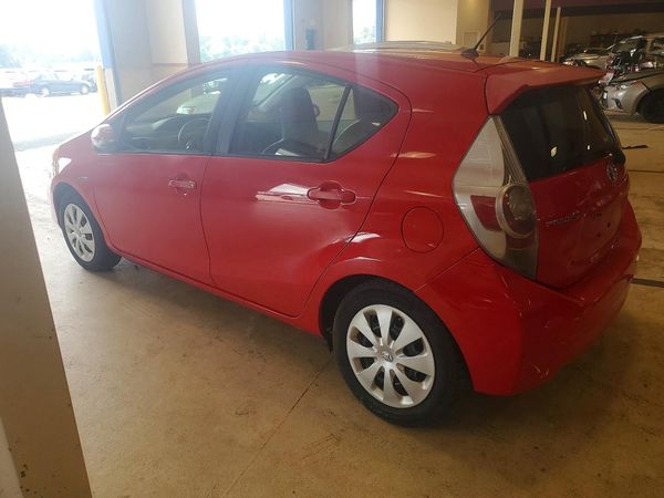 2014 TOYOTA PRIUS C ON