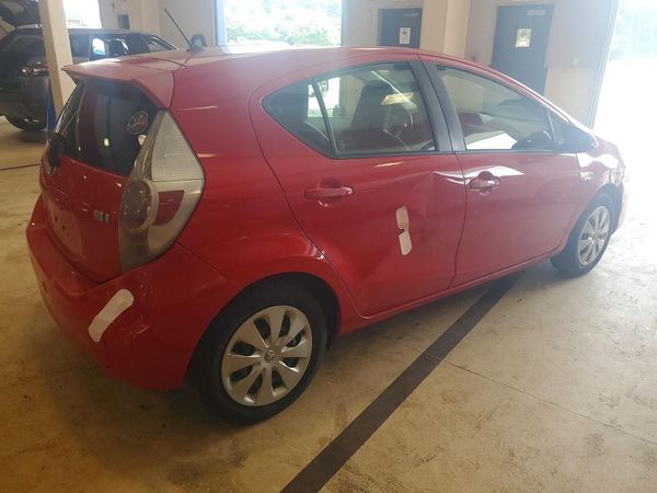 2014 TOYOTA PRIUS C ON