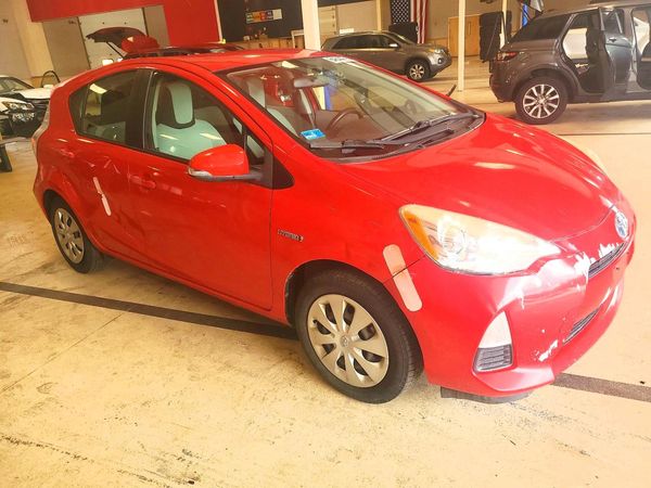 2014 TOYOTA PRIUS C ON