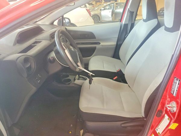 2014 TOYOTA PRIUS C ON