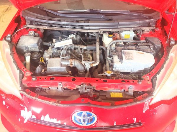 2014 TOYOTA PRIUS C ON