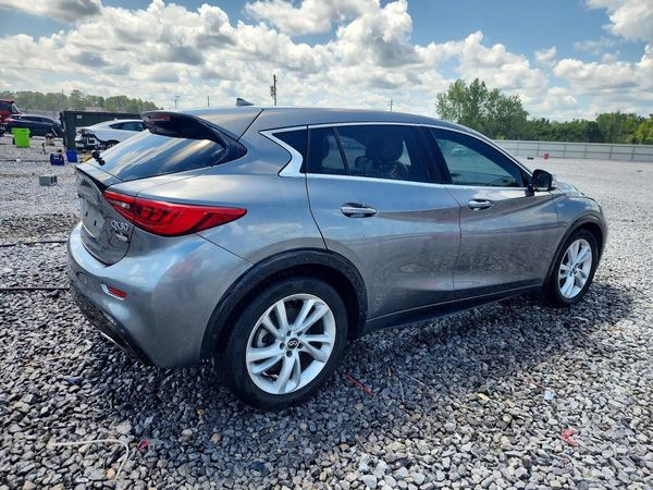 2017 INFINITI QX30