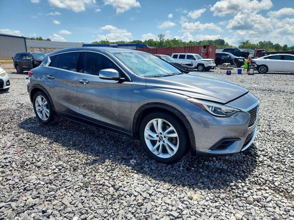 2017 INFINITI QX30