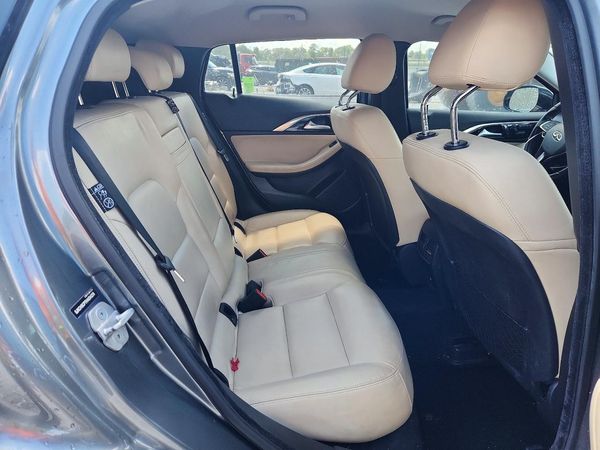 2017 INFINITI QX30