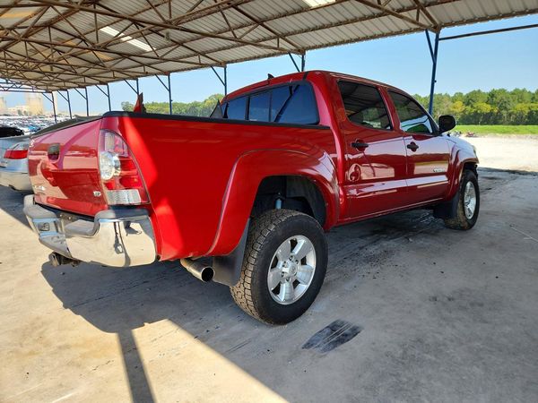 2015 TOYOTA TACOMA Delux Grade