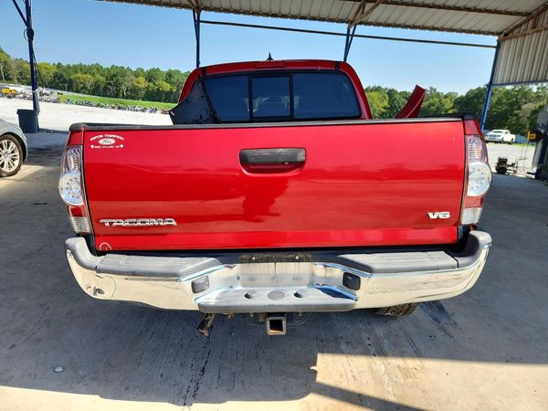 2015 TOYOTA TACOMA Delux Grade