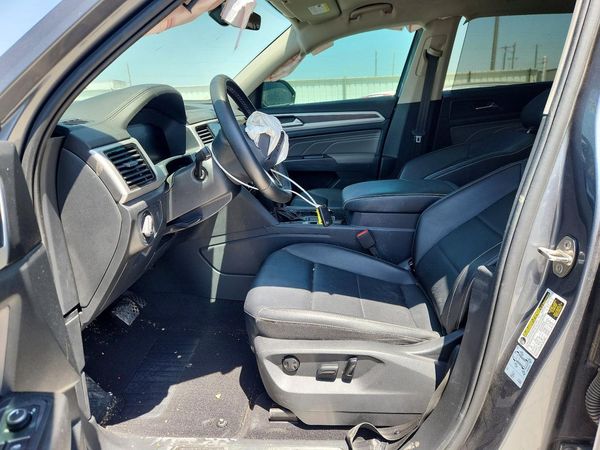 2022 VOLKSWAGEN ATLAS SE w/ Tech