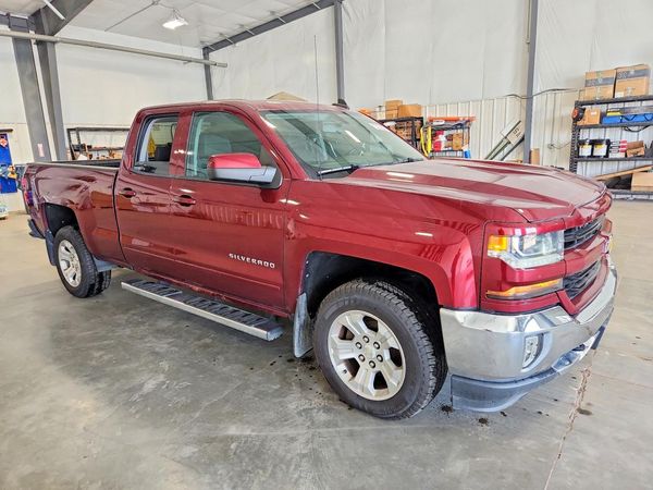2017 CHEVROLET SILVERADO LT