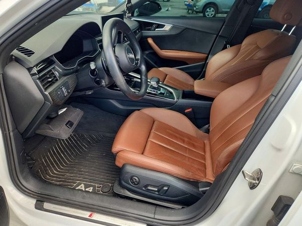 2020 AUDI A4 quattro Premium Plus