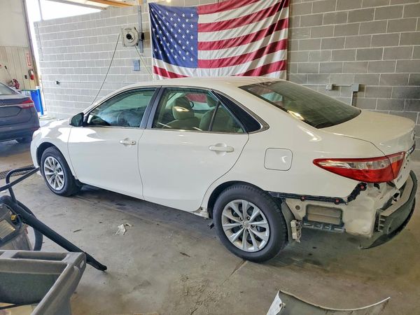2015 TOYOTA CAMRY