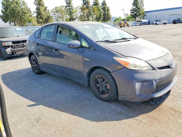 2013 TOYOTA PRIUS