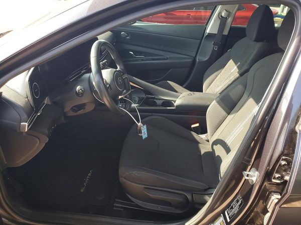 2023 HYUNDAI ELANTRA SEL w/Convenience Pkg