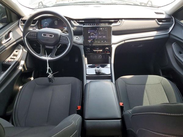 2024 JEEP GRAND CHEROKEE LAREDO 4X4
