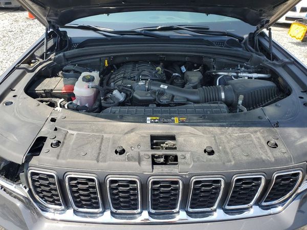 2024 JEEP GRAND CHEROKEE LAREDO 4X4