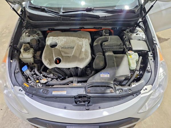2014 HYUNDAI SONATA Hybrid/ Hybrid Limited — Engine bay