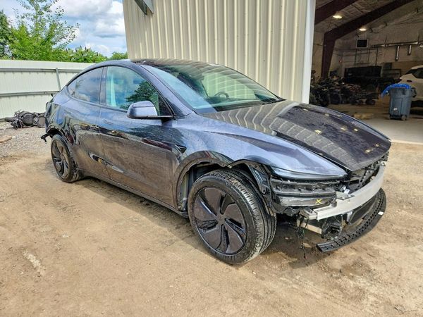 2026 TESLA MODEL Y