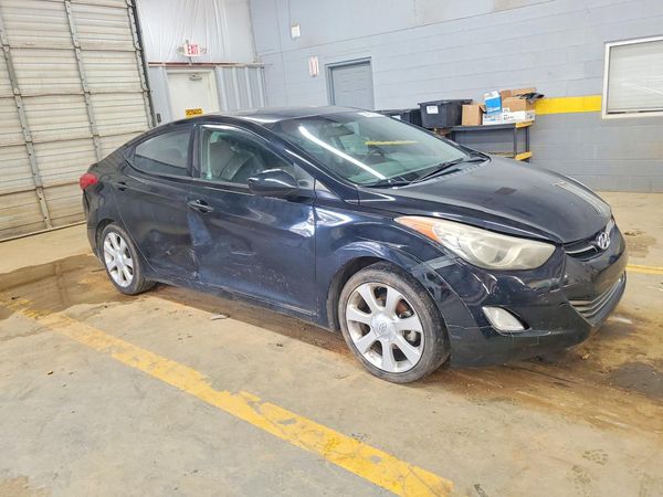2013 HYUNDAI ELANTRA