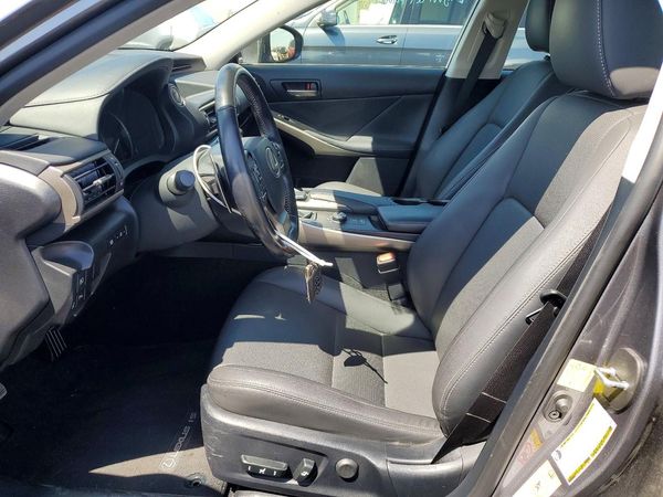 2017 LEXUS IS 200t