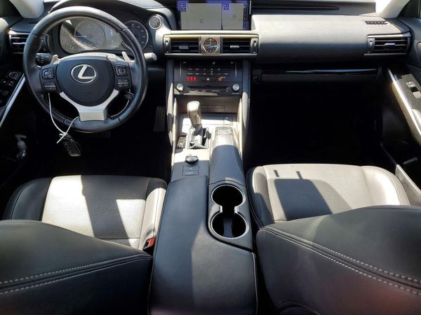 2017 LEXUS IS 200t