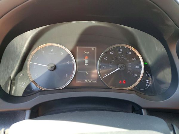 2017 LEXUS IS 200t