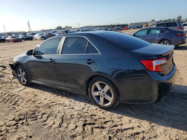 2013 TOYOTA CAMRY
