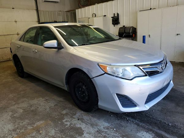2012 TOYOTA CAMRY — Passenger 3/4