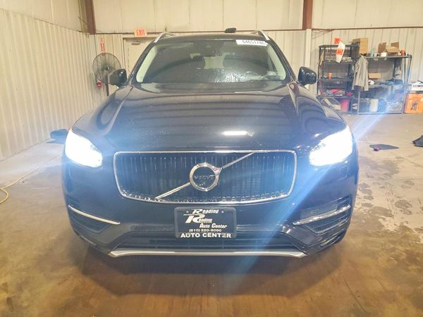 2017 VOLVO XC90 Momentum