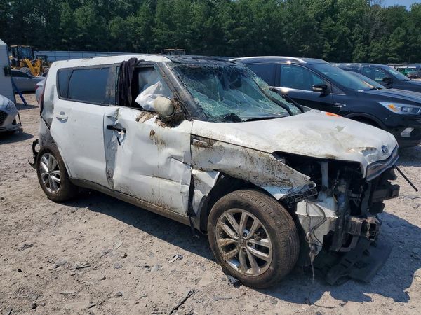 2017 KIA SOUL Plus — Passenger 3/4
