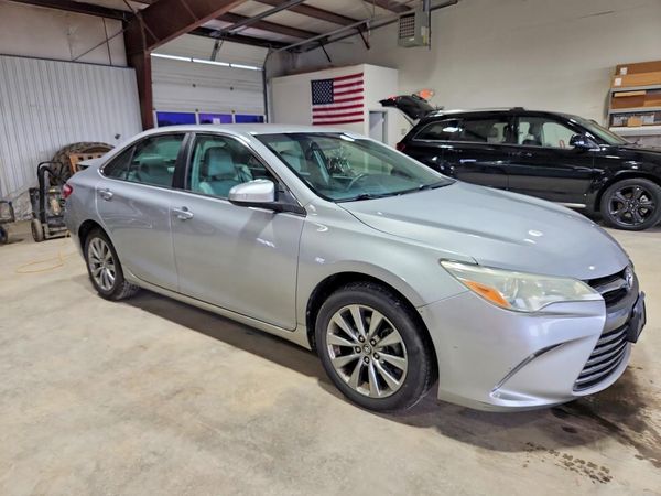 2016 TOYOTA CAMRY