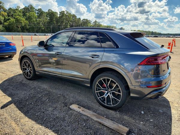 2023 AUDI Q8