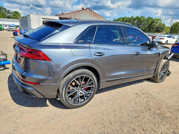 2023 AUDI Q8