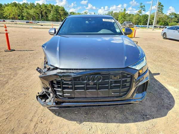 2023 AUDI Q8