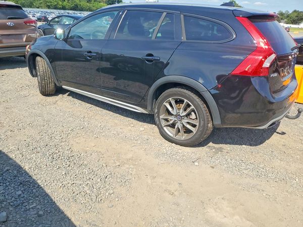 2017 VOLVO V60 CROSS COUNTRY