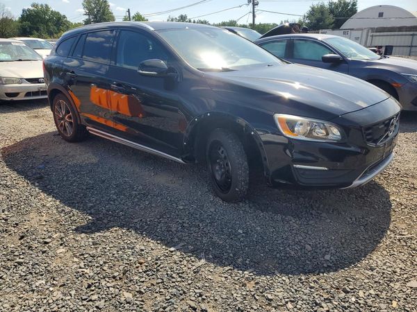2017 VOLVO V60 CROSS COUNTRY