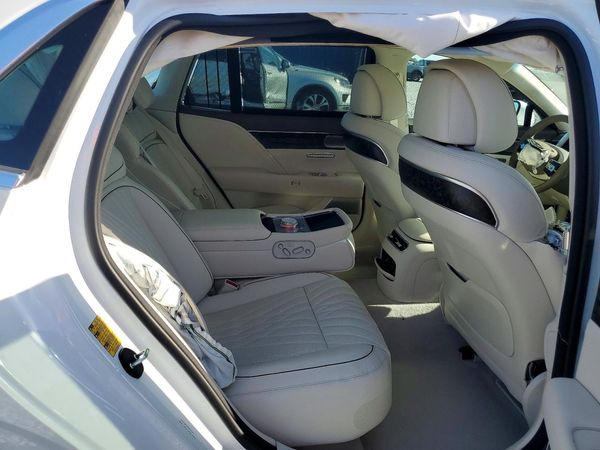 2025 GENESIS G90