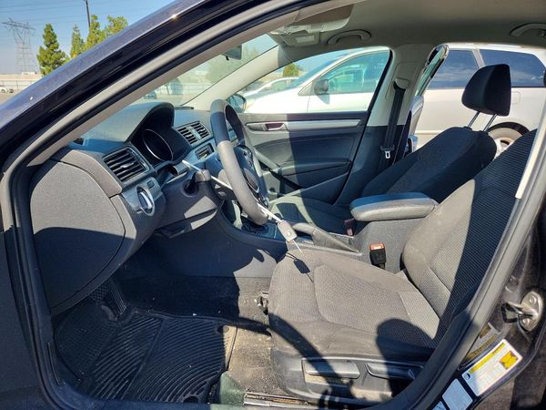 2017 VOLKSWAGEN PASSAT S