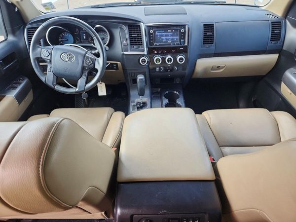 2019 TOYOTA SEQUOIA SR5 grade